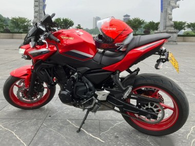 Carenados Moto Kawasaki Ninja Z650 2020-2025 - Rojo Negro