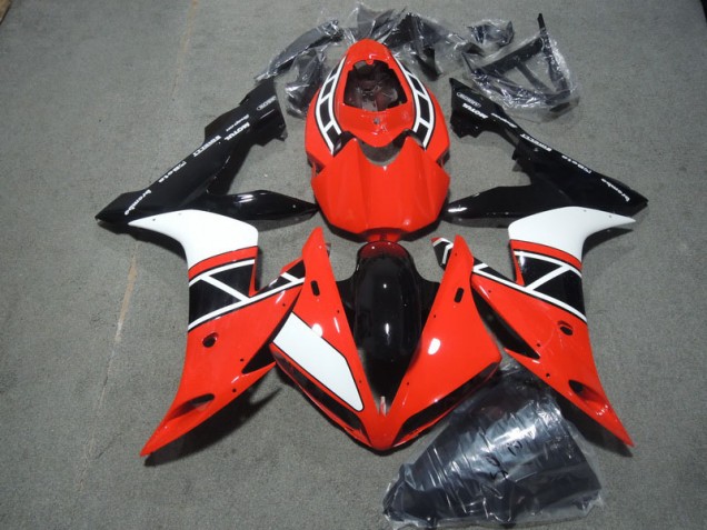 Plástica Moto R1 04-06 - Rojo Blanco Negro Plástica Moto R1 04-06 - Rojo Blanco Negro